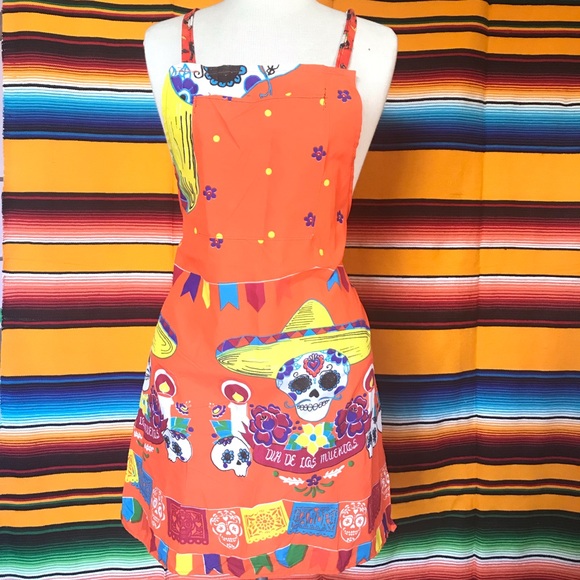 Apron - Picture 1 of 1